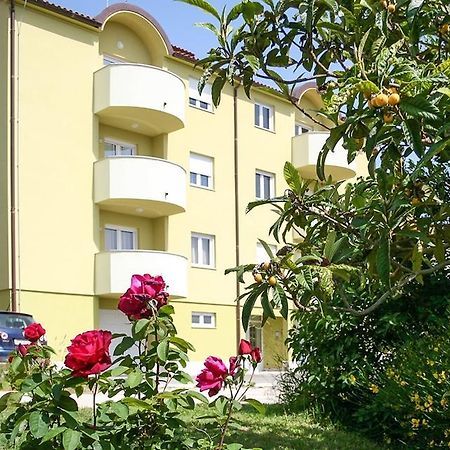 Apartments Verde Premantura Eksteriør bilde